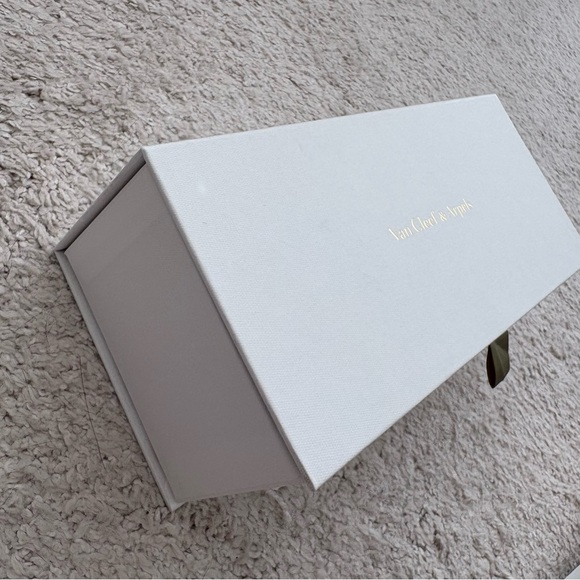 Van Cleef & Arpels Votive Candle Set - Pink, Green, Cream - Picture 8 of 12